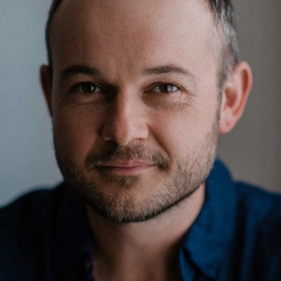 daniel-henshall